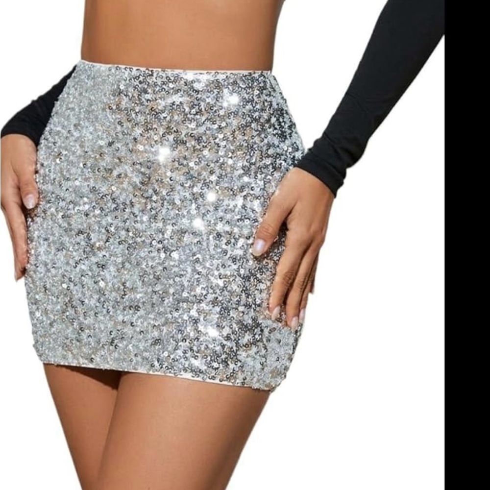 NWT Banana Republic size12 woman Silver Sequin Mini Skirt